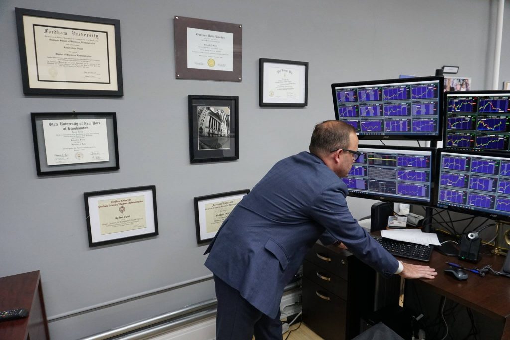 Bob Fuest analyzing markets