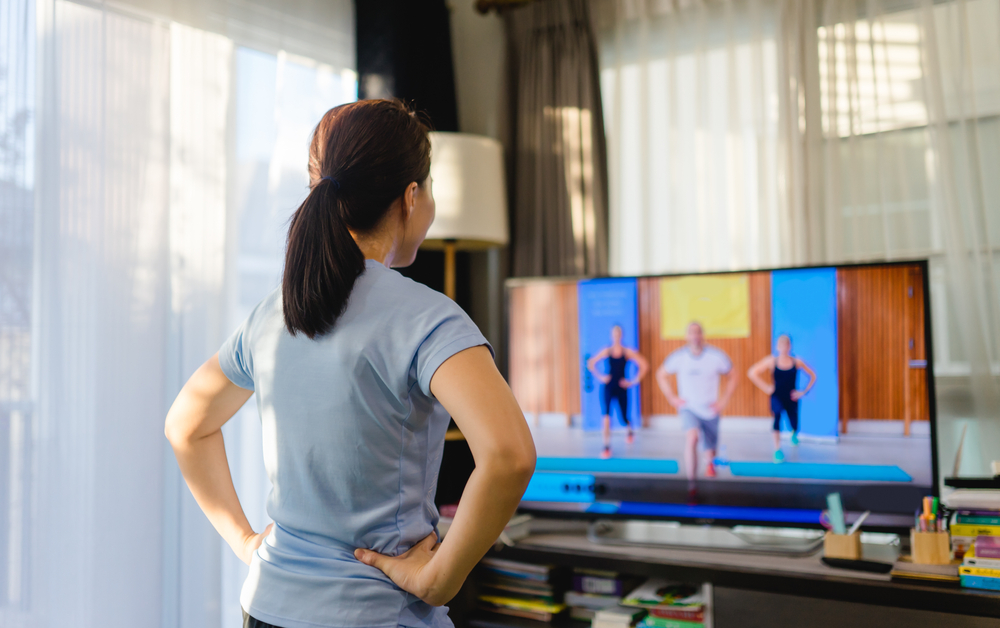 Video streaming Stay home.home fitness workout class live streaming online.