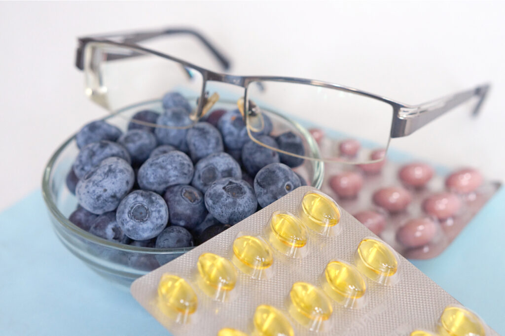 Vitamins and supplements from blueberries. Pharmaceutical care healthy vision.